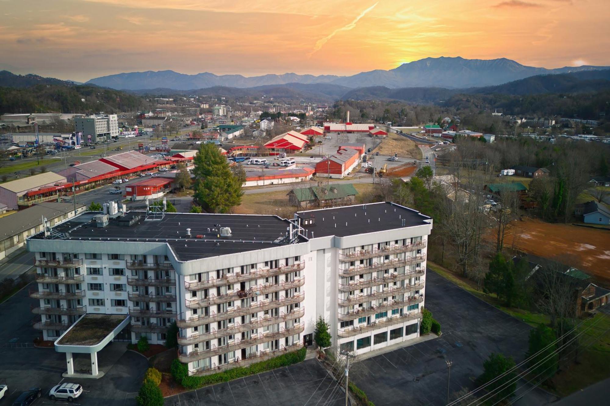 Park Tower Inn Pigeon Forge Kültér fotó